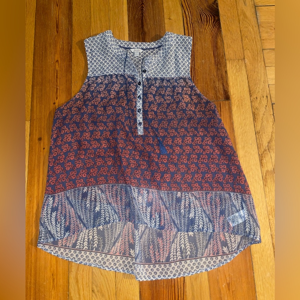 Women’s Sleeveless Blouse